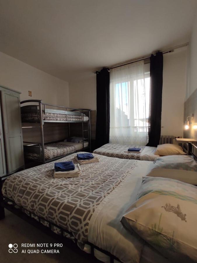 Hotel Le Bon Moine Reims Buitenkant foto